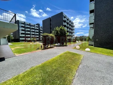 APARTAMENTO T2 COM APARCAMENTO DUPLO NO CONDOMÍNIO MONDEGO RESIDENCE