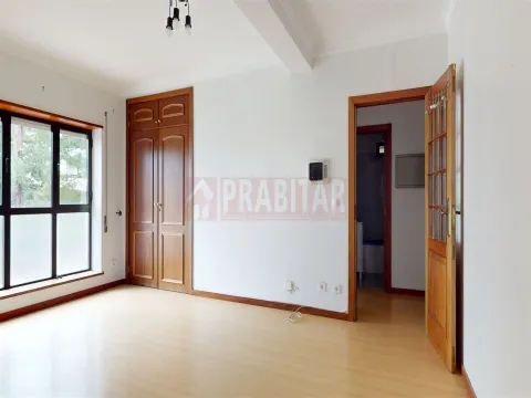 Arrenda-se T1 em Celas (Av. Afonso Henriques) – Próximo aos Hospitais, CHUC, IPO e Polo III