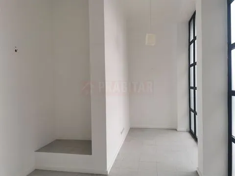 EM CELAS, ARRENDA-SE ESCRITÓRIO (registado na CRP COMO ARRUMO)