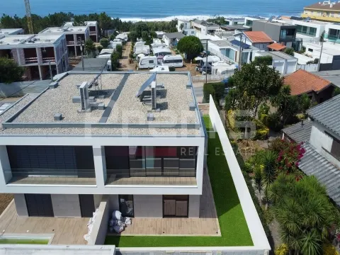 Moradia T4 na Madalena, com vista mar/ Piscina/ Jardim