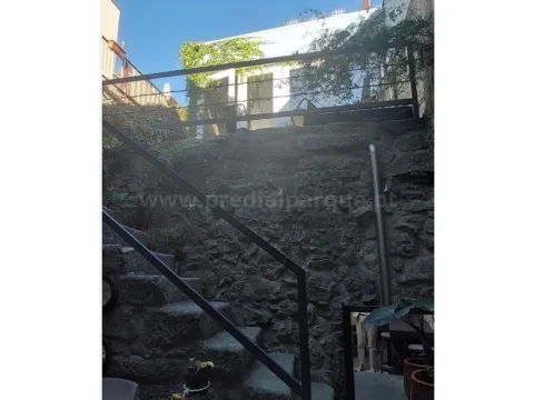 Prédio com PIP aprovado para reabilitação, Centro