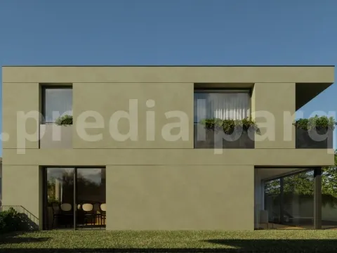 Moradia T4,com jardim e logradouro, Aldoar