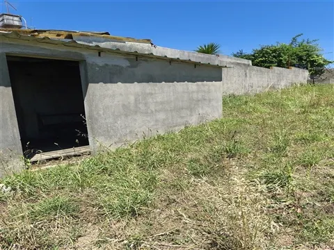 Lote de terreno com 951 m² -  Projeto aprovado para moradia térrea de 4 Frentes, Gulpilhares