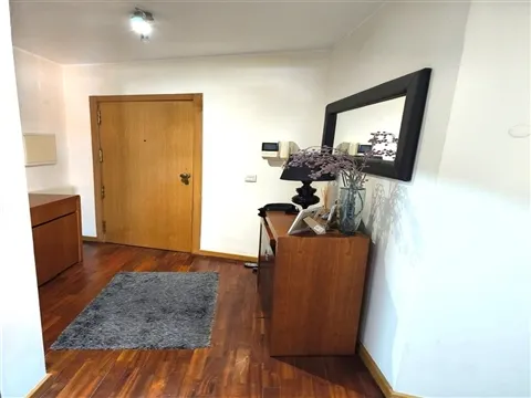 Apartamento T1 com lugar de garagem, Rio Tinto