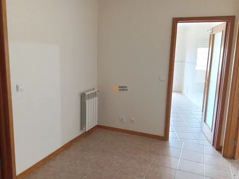 T2 para Arrendamento em Miramar