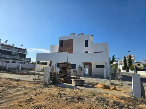 Lotto di Terreno 4 Vani