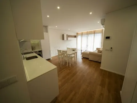 Inizia una nuova storia in un grazioso appartamento con 1 camera da letto ad Oliveira, São Paio