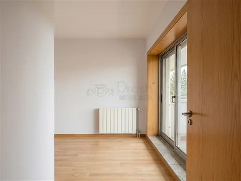 2 Bedroom Apartment in Paranhos