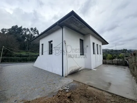 Appartamento con 3 camere da letto in affitto a Moreira de Cónegos