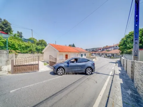 2 bedroom house for rent in Creixomil, Guimarães