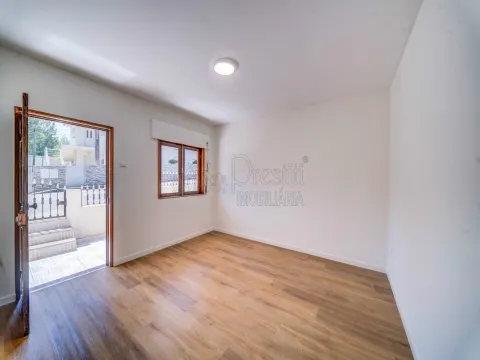 2 bedroom house for rent in Creixomil, Guimarães