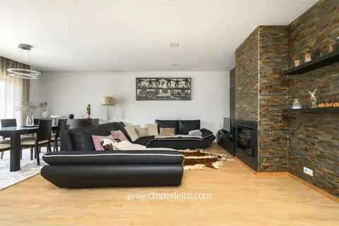 Moradia em Banda T3+2