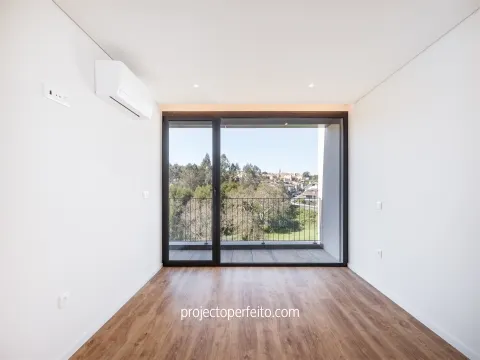 Moradia em Banda T3+1