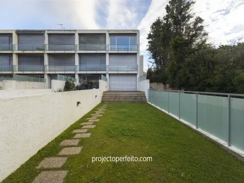 Moradia T3 em Condomínio Fechado com piscina