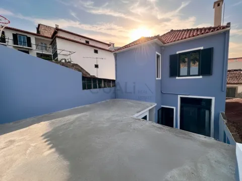 Casa renovada de 4 dormitorios en Funchal