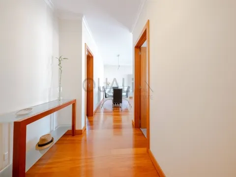 Apartamento de dos dormitorios en Santo António, Funchal