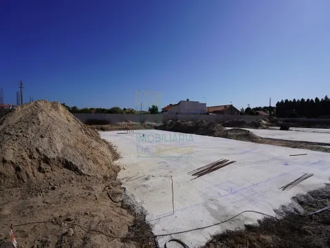 Moradia T4 com piscina entre Óbidos e Caldas da Rainha