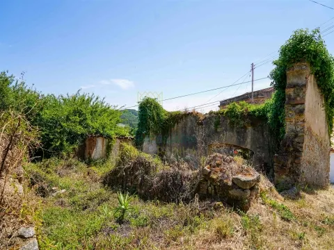 Ruína para Reconstrução em São Gregório 