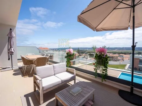 Apartamento T2 com Piscina em Salir do Porto