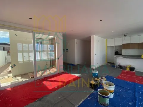 Moradia T2 com Piscina e Garagem em Salir do Porto – Conforto, Modernidade e Proximidade ao Mar