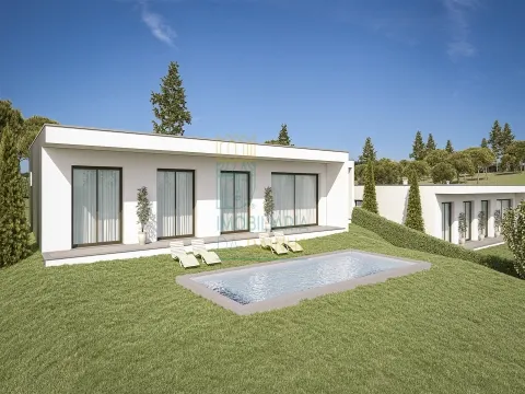 Modern Villa with Pool and Garage – Peaceful Living Near the Beach