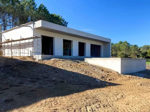 Maison Moderne avec Piscine – Calme et Proximité de la Plage