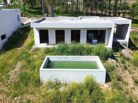 Modern Villa with Pool – Peaceful Living Near the Beach