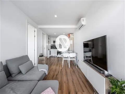 Apartamento T0+1 com Varanda