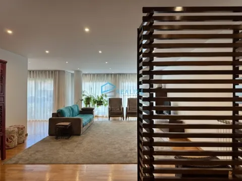 Appartement 5 Chambre(s)