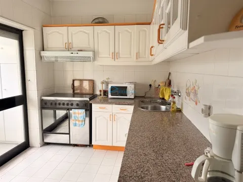 Viviendas Adosadas en barrio 5 habitaciones