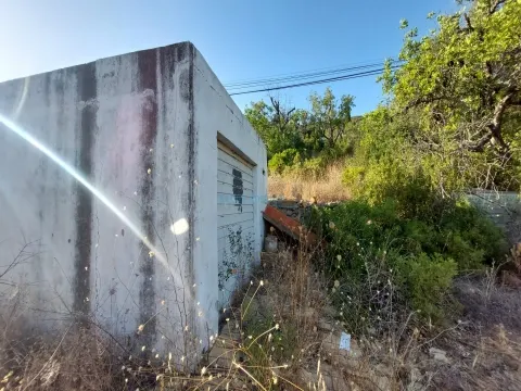 Terreno para construção de 1 ou 2 moradias, magnifica vista de mar
