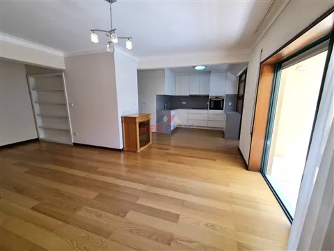 APARTAMENTO T2, JUNTO À PRAIA, PÓVOA DE VARZIM