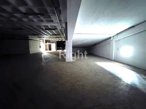 Edifício de armazéns no Prior Velho