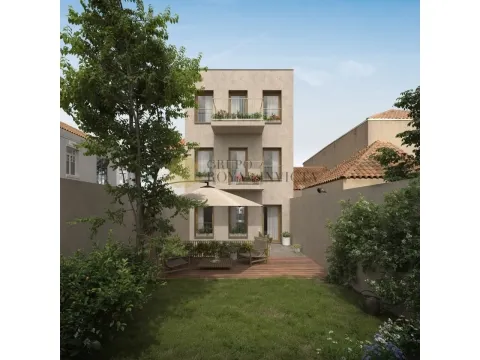 Prédio com PIP aprovado em São Roque da Lameira - Porto