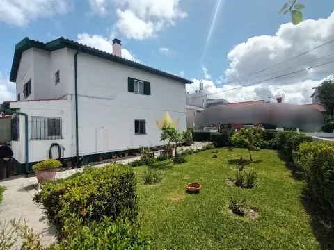 Moradia T3 para Venda em Marinha Grande