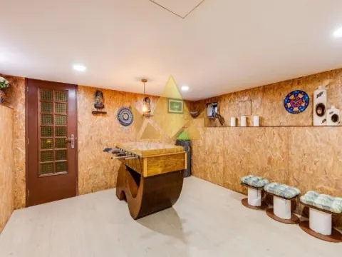 Magnífica Moradia T8 para Venda em Milagres, Leiria