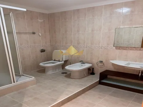 T5 Duplex Versátil (2 Entradas Independentes) na Gândara dos Olivais, Leiria