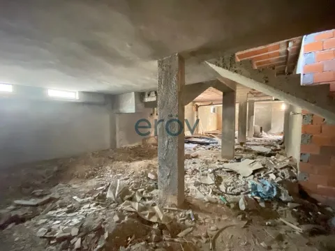 Loja de Gaveto na Madalena – Vila Nova de Gaia