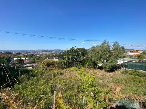 Lote de Terreno com 600 m² em Roriz – Santo Tirso