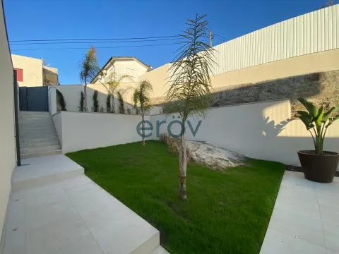 Moradia T4 de Luxo em Requião – Vila Nova de Famalicão