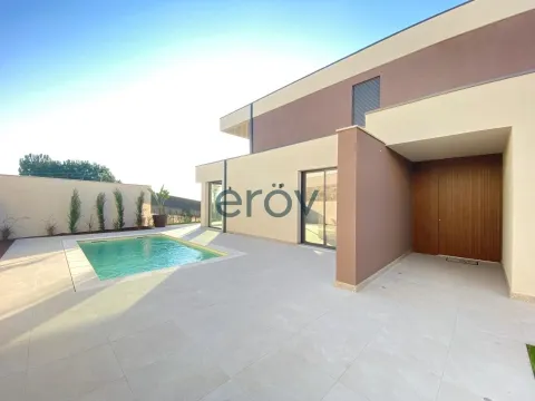 Moradia T4 de Luxo em Requião – Vila Nova de Famalicão