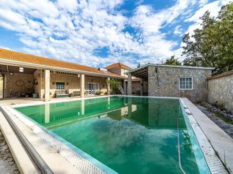 Fattoria / Cascina / Casale