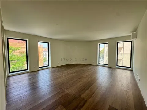Apartamento T2 à venda na Rua de Tomaz Ribeiro - Matosinhos