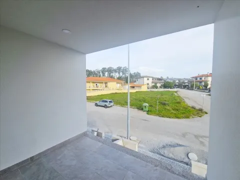 Moradia em Banda T3+1