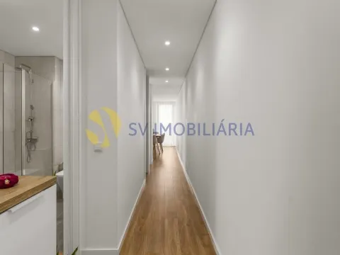 Apartamento T3 moderno em Vilar de Pinheiro com excelente exposição solar