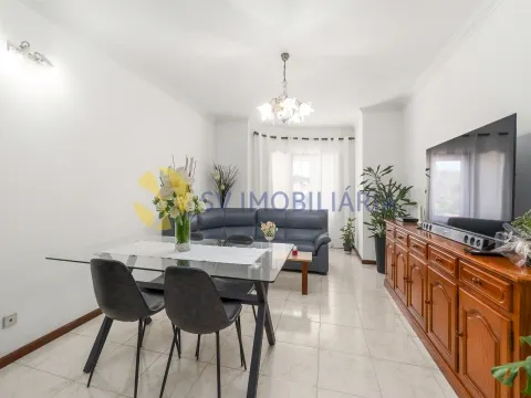 Apartamento T2 com garagem no Seixo – Fânzeres