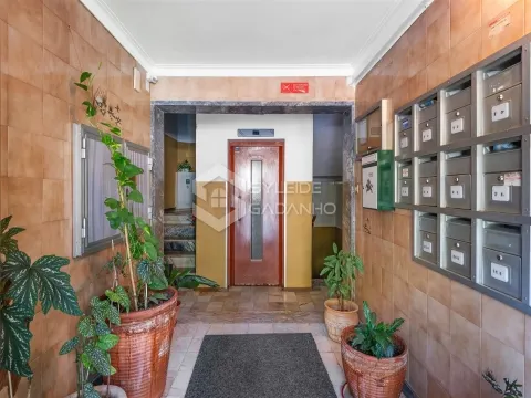 Apartamento T4 para VENDA na Calçada das Poldras, zona baixa da Covilhã