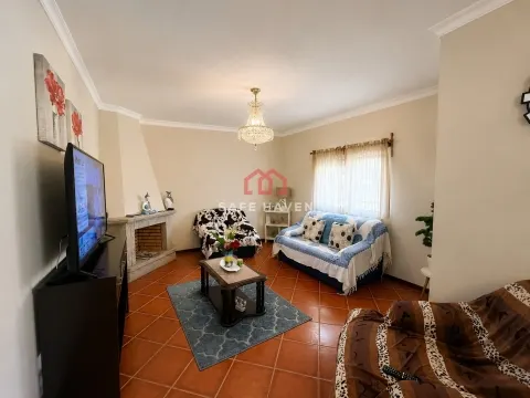Moradia Geminada T4+1