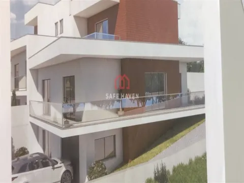 Twee onder één kap 4 kamerwoning