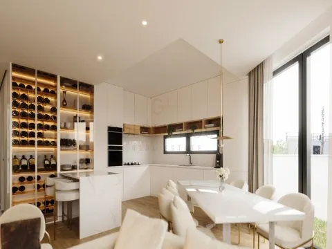 Luxury 5-Bedroom Villa near Madalena Beach